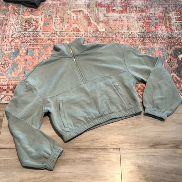 Womens Cropped Garage Sweatshirt - Picture 1 of 6